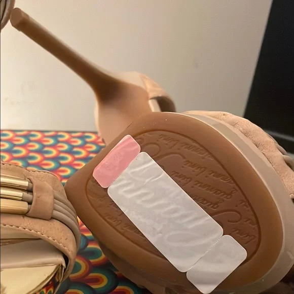 Gianni Bini Women's Tan Heels - Picture 4 of 8